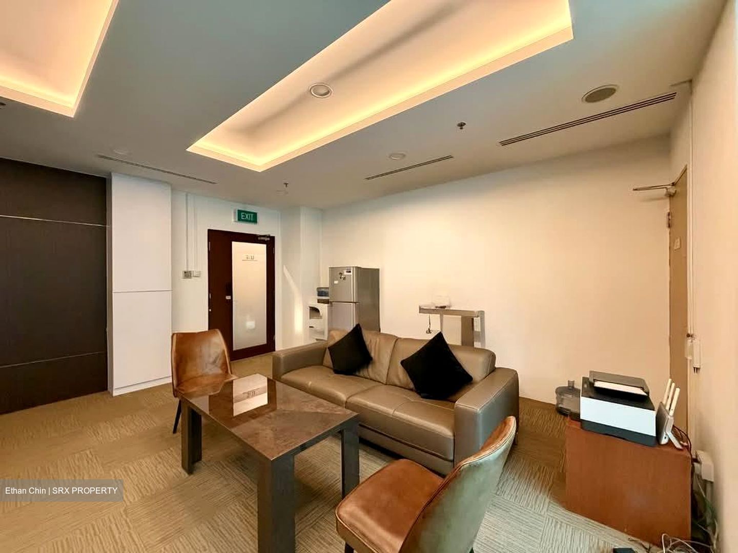 Sunshine Plaza (D7), Office #553878931
